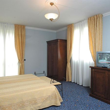 Hotel Castello Modena Exteriör bild